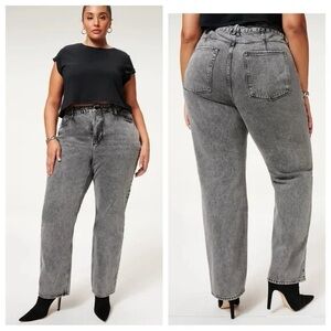 GOOD AMERICAN LOOSE FIT STRAIGHT LEG JEANS